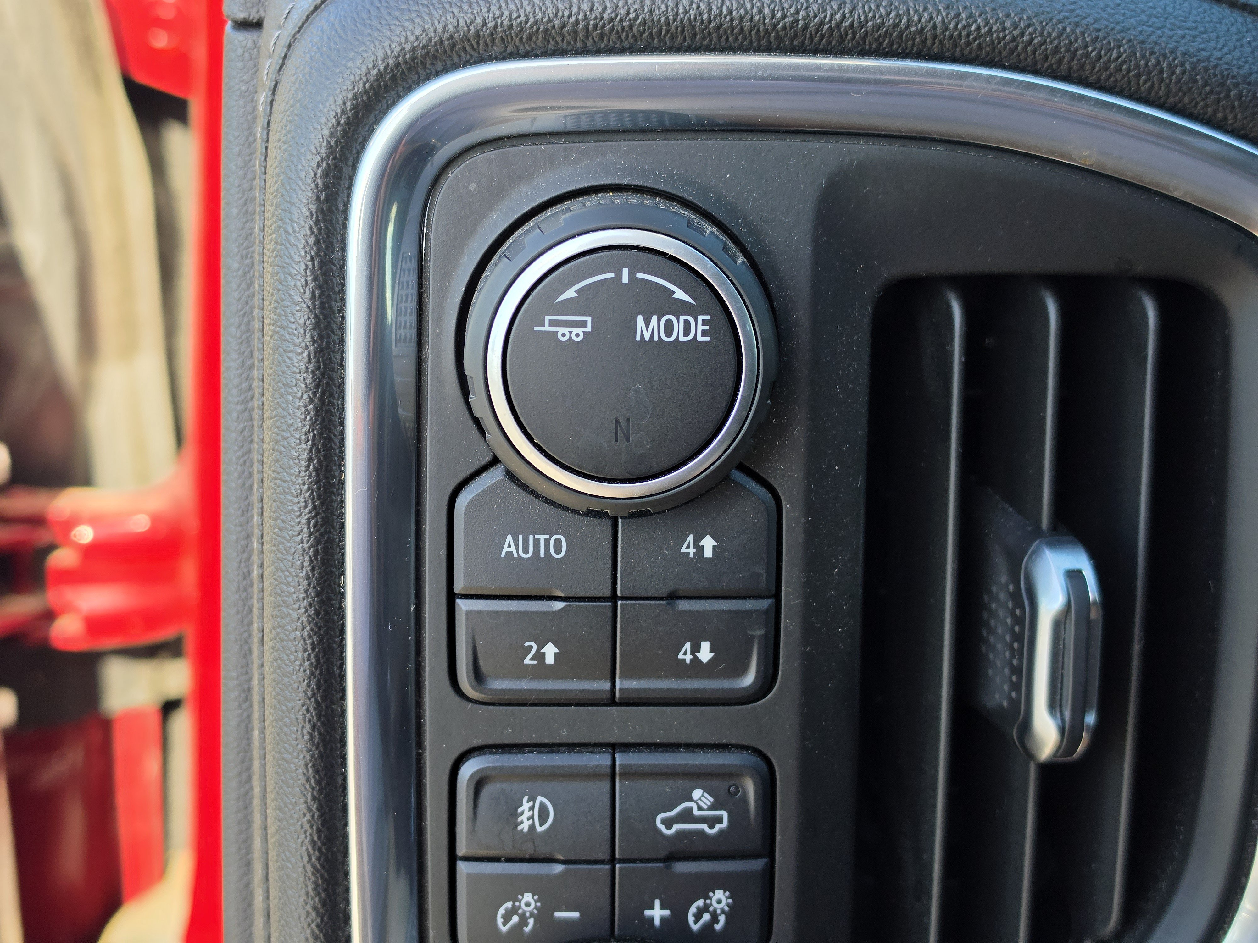 Used 2020 Chevrolet Silverado 1500 LT Trail Boss AWD/4WD image 32