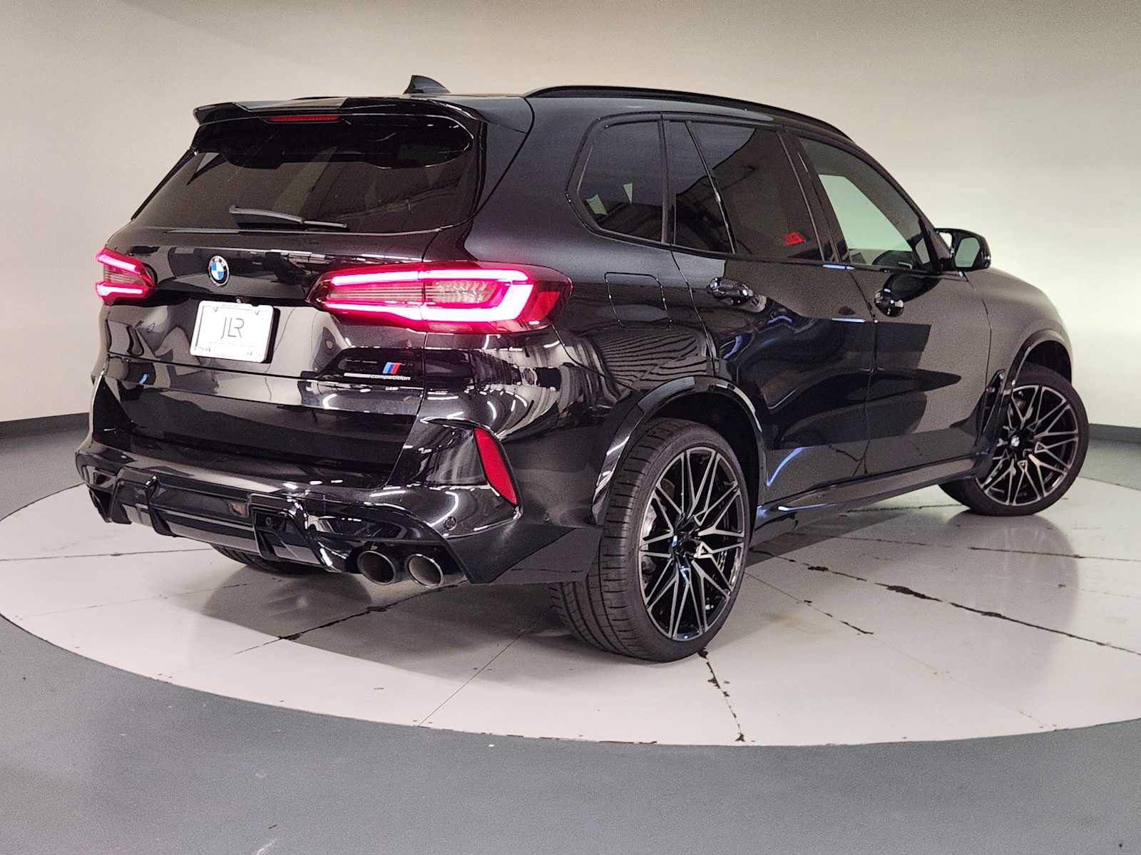 Used 2021 BMW X5 M w/ Competition Package AWD/4WD image 2