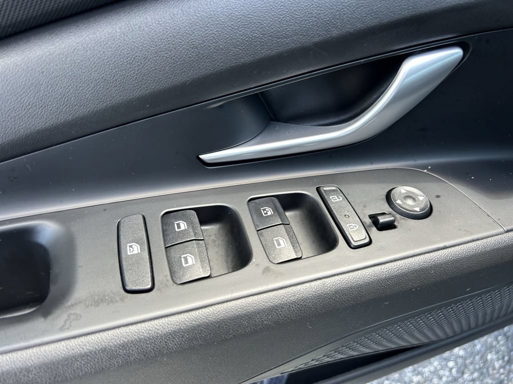 Certified 2023 Hyundai Elantra SEL FWD image 20