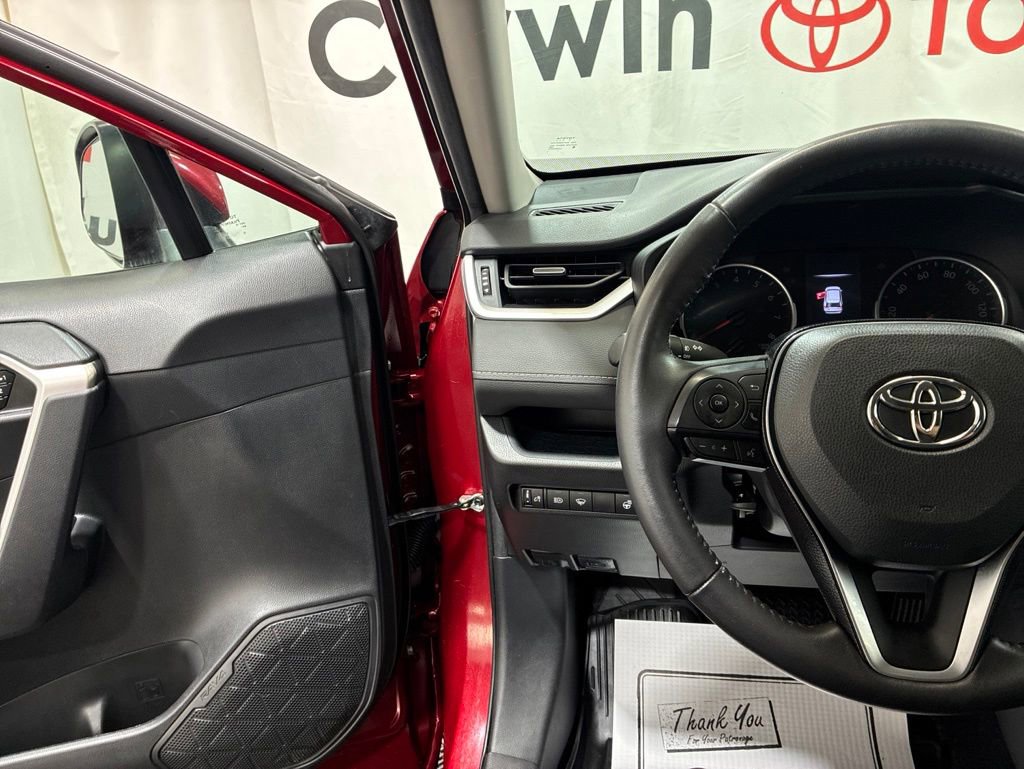 Used 2021 Toyota RAV4 XLE Premium AWD/4WD image 24