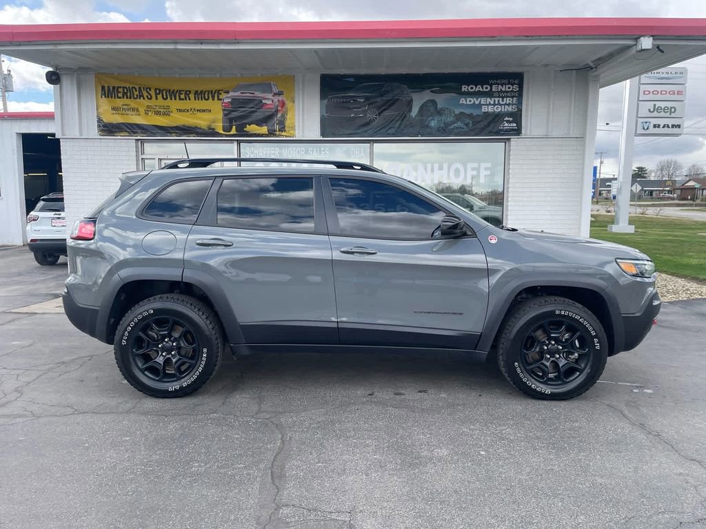 Used 2022 Jeep Cherokee Trailhawk w/ Trailer Tow Group image 2