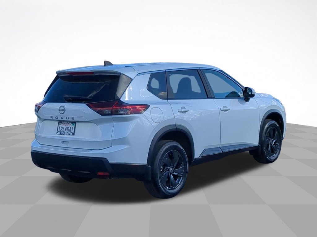 Certified 2026 Nissan Rogue SV w/ Cold Weather Package FWD image 5
