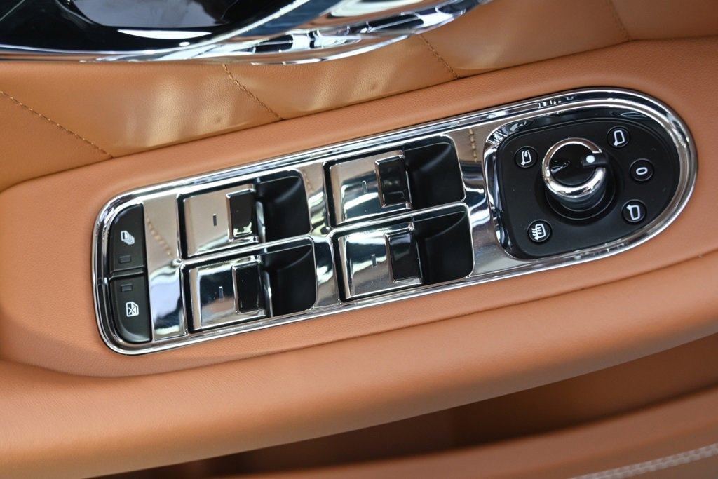 Used 2024 Bentley Continental GT image 27