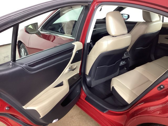 Certified 2021 Lexus ES 300h w/ Premium Package FWD image 25