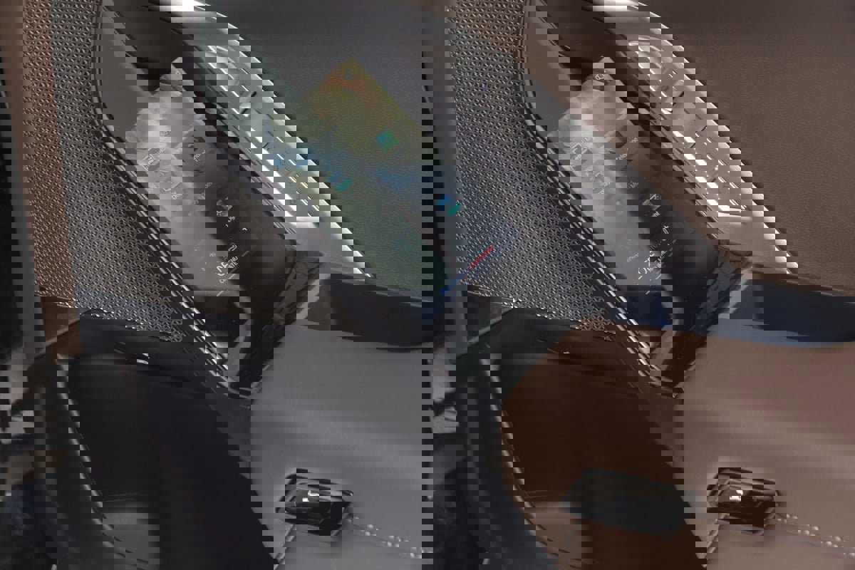 Used 2023 BMW 740i w/ Parking Assistance Package image 17