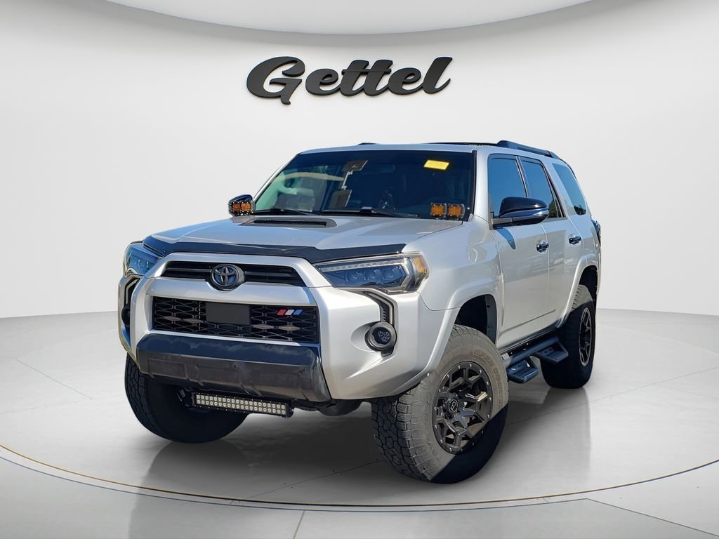 Used 2021 Toyota 4Runner Venture w/ Moonroof Package image 2
