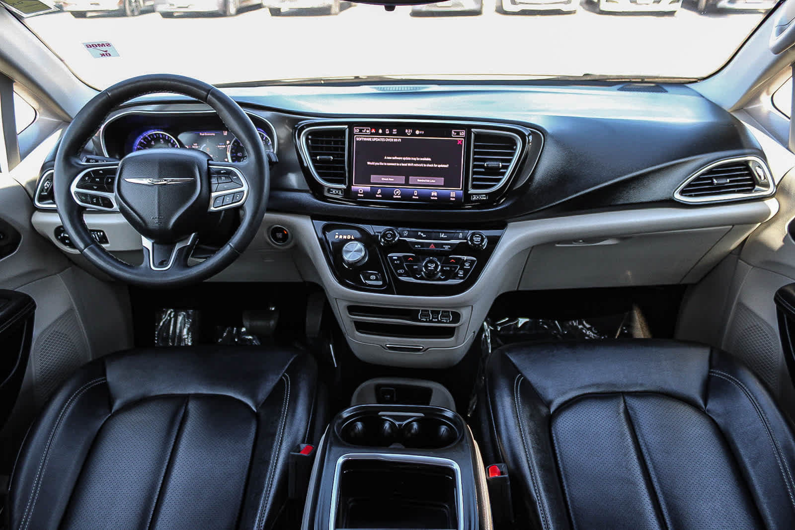 Used 2024 Chrysler Pacifica Touring-L FWD image 12