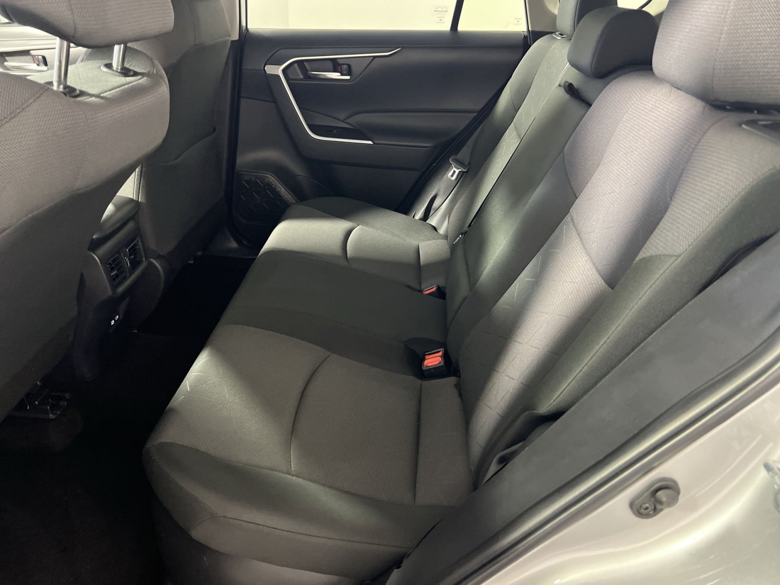 Used 2025 Toyota RAV4 XLE AWD/4WD image 24