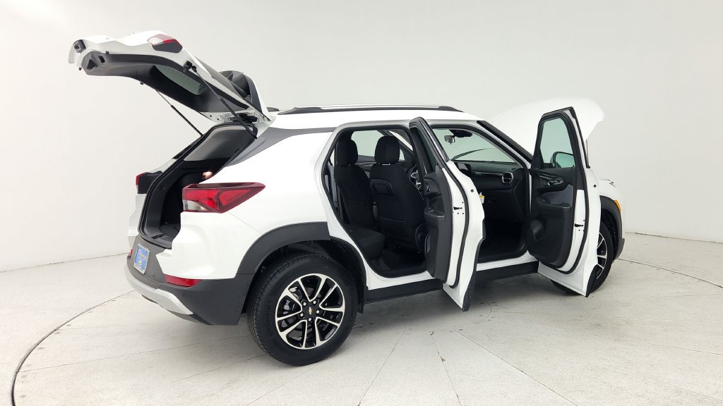 New 2026 Chevrolet TrailBlazer LT w/ LT Cold Weather Package FWD image 13