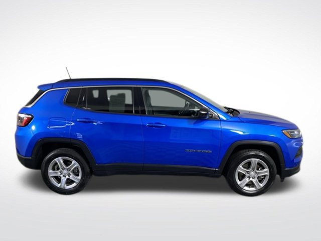 Used 2023 Jeep Compass Latitude w/ Convenience Group AWD/4WD image 7