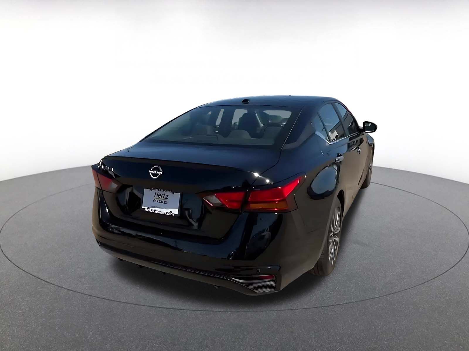 Used 2025 Nissan Altima 2.5 SV FWD image 15