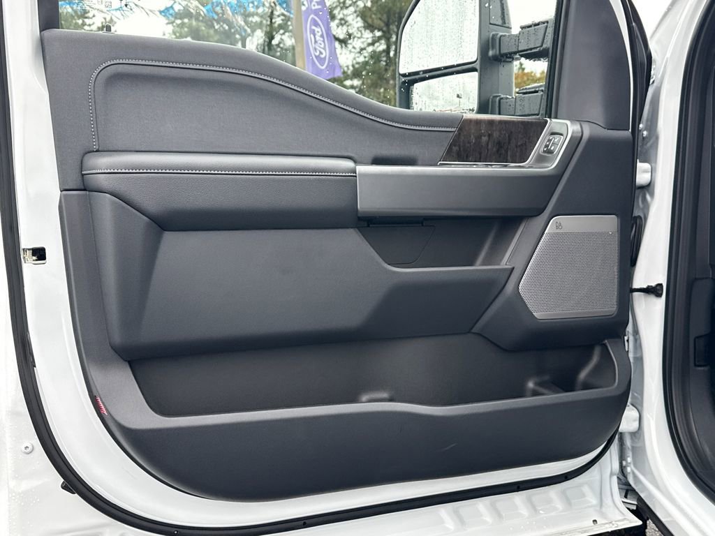 New 2026 Ford F250 Lariat w/ Black Appearance Package image 10