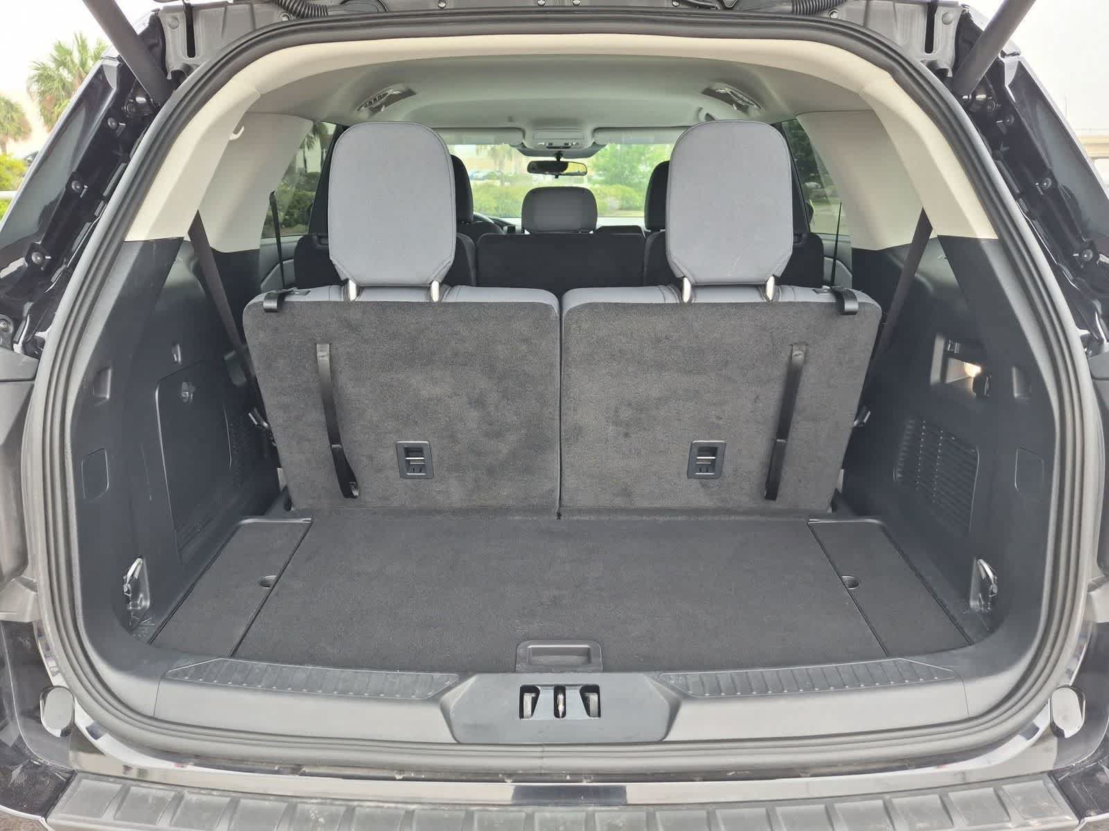 New 2025 Ford Explorer Active RWD image 25
