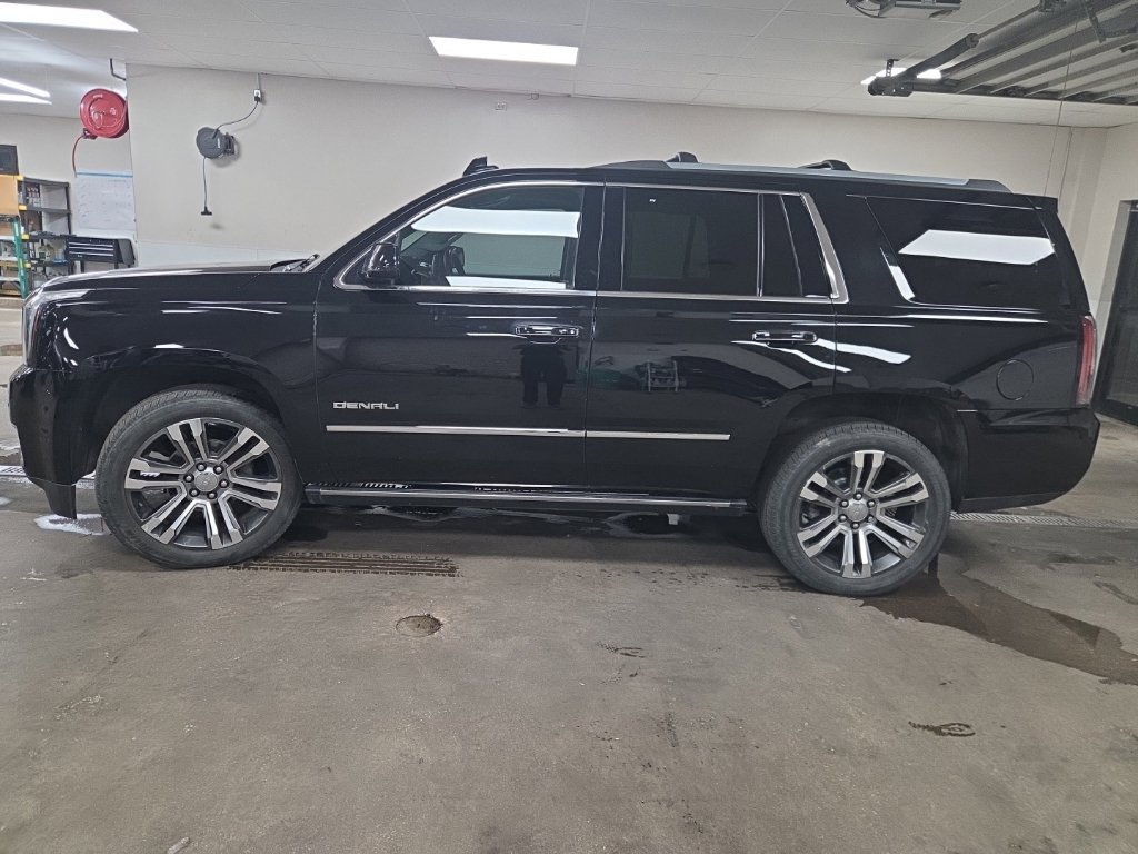 Used 2017 GMC Yukon Denali w/ Open Road Package AWD/4WD image 5