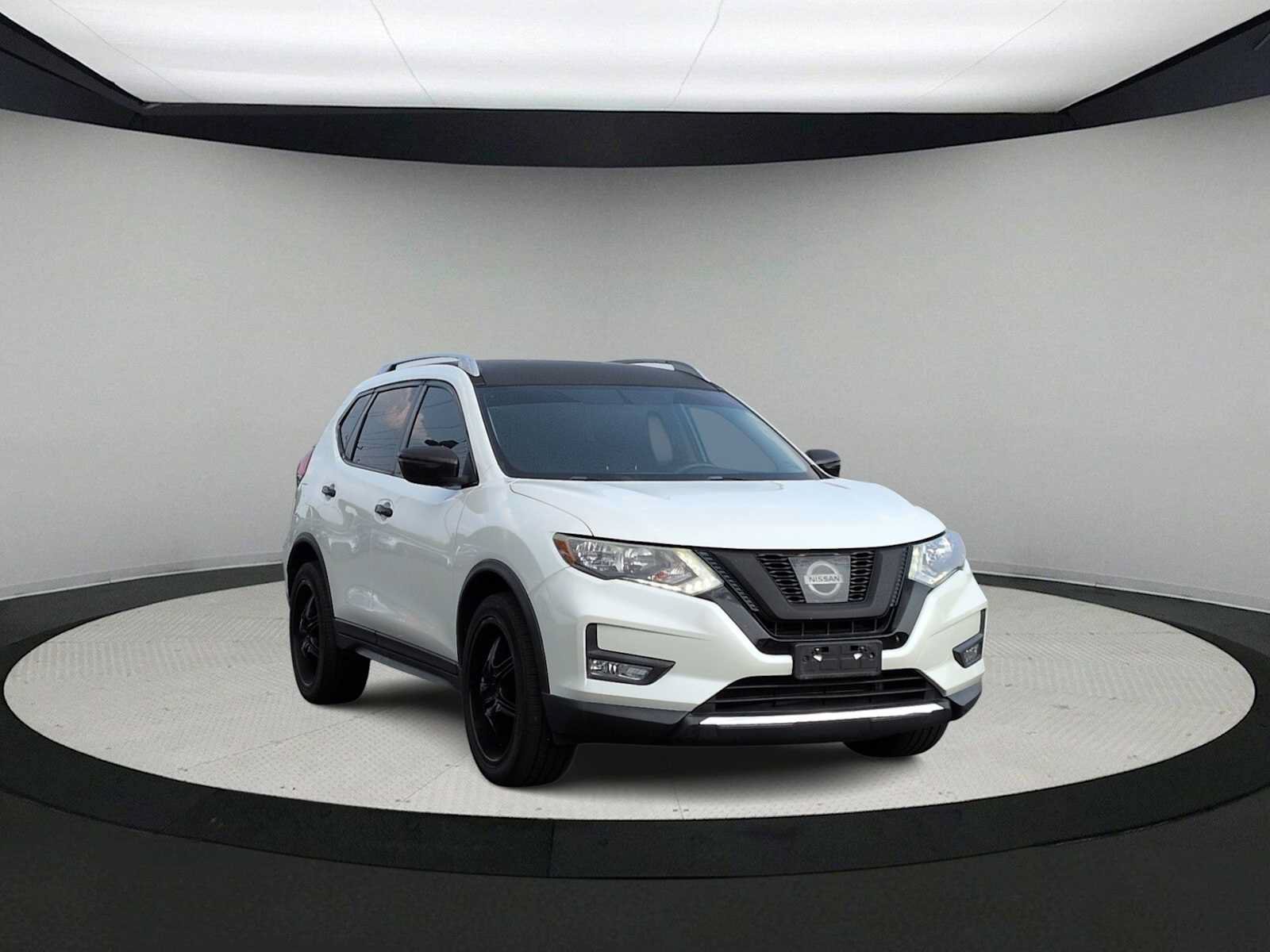 Used 2017 Nissan Rogue SV w/ SV Family Package AWD/4WD image 2