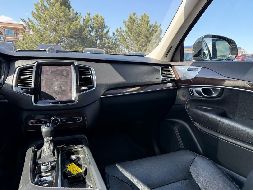 Used 2016 Volvo XC90 T6 Momentum w/ Momentum Plus Package AWD/4WD image 29