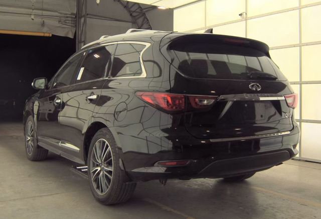 Used 2016 INFINITI QX60 Luxe w/ Deluxe Technology Package image 2