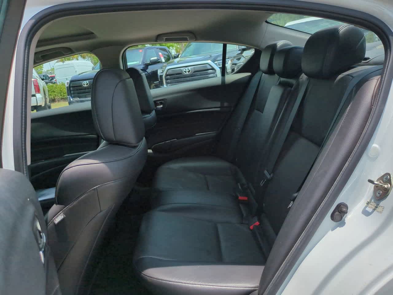 Used 2015 Acura ILX w/ Technology Package FWD image 13
