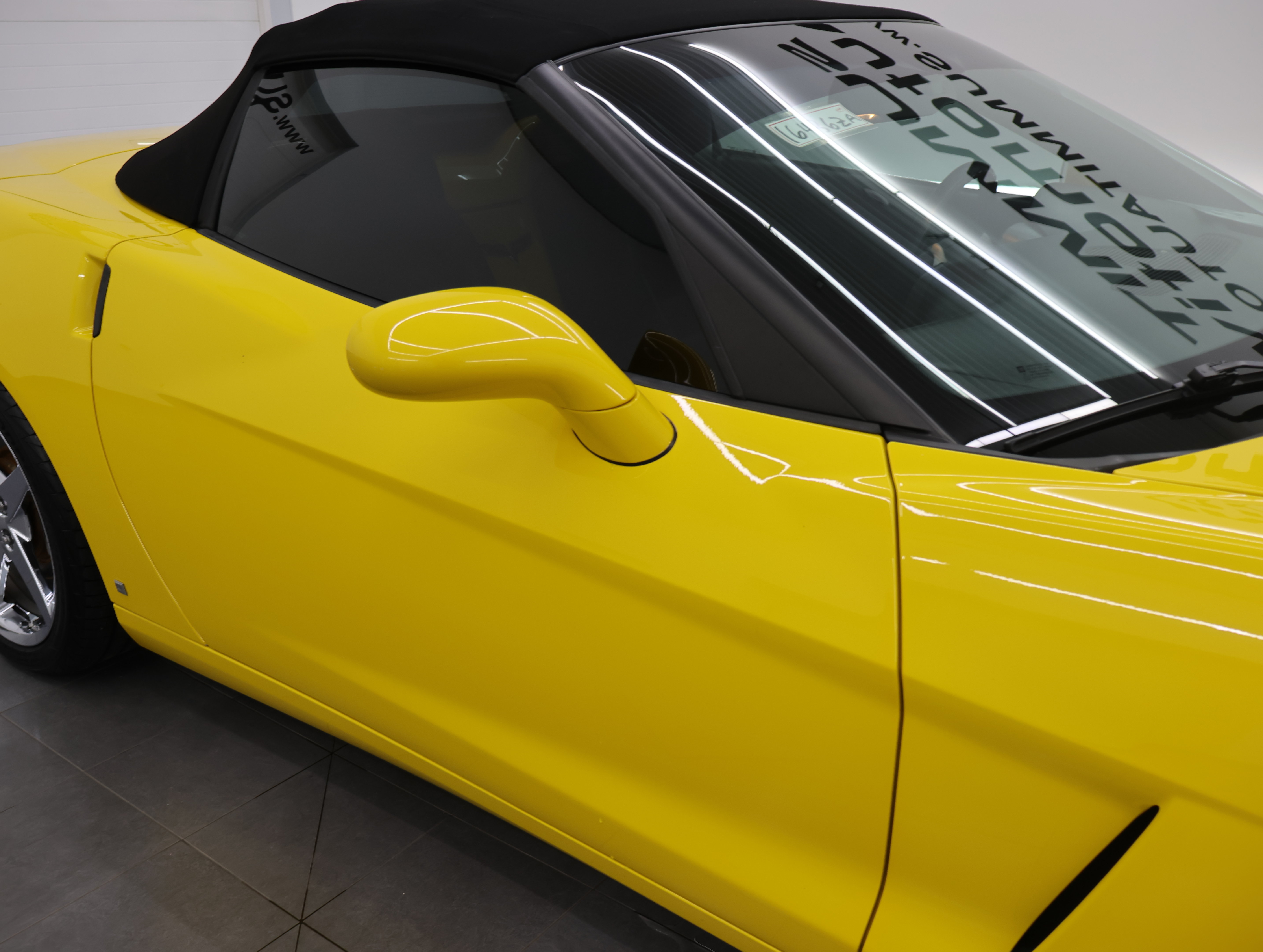 Used 2007 Chevrolet Corvette Coupe w/ Preferred Equipment Group RWD image 21