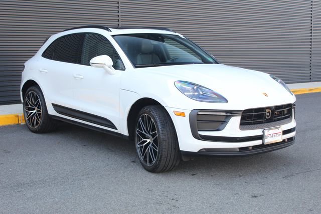 Certified 2026 Porsche Macan image 10