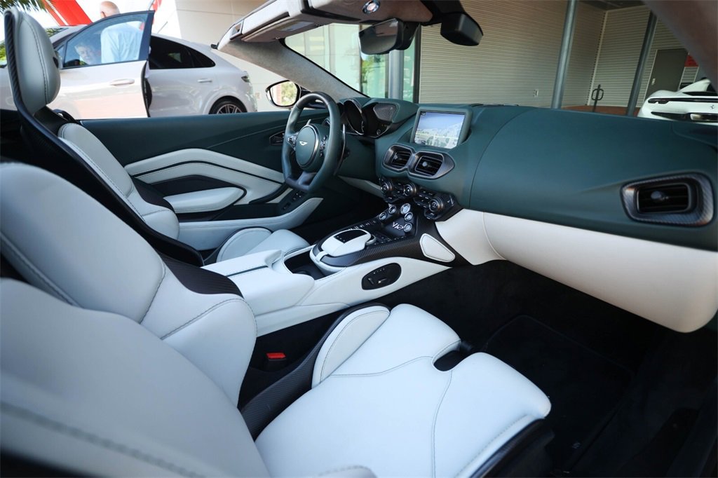 Used 2023 Aston Martin V12 Vantage Roadster image 44