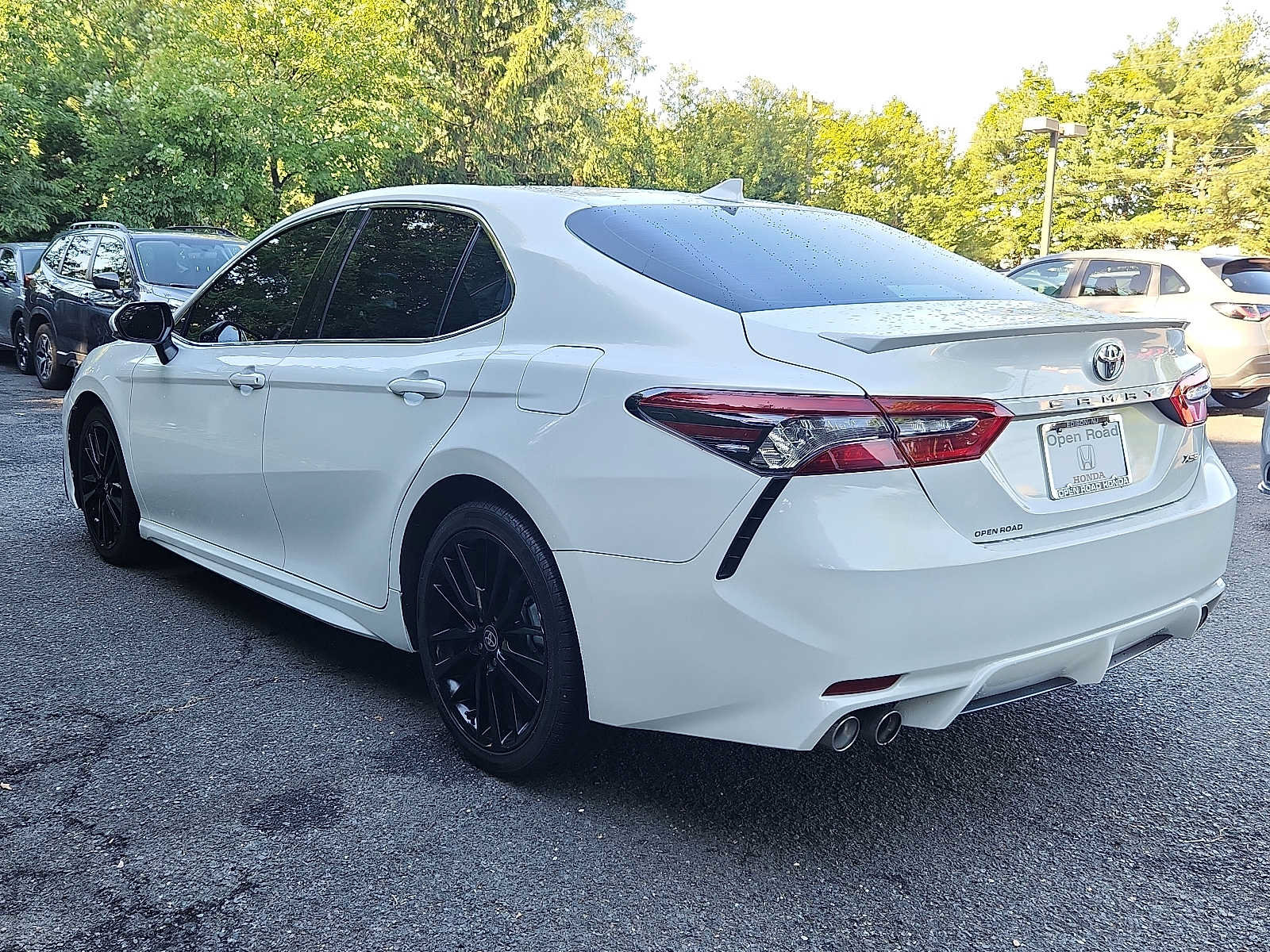 Used 2024 Toyota Camry XSE FWD image 4