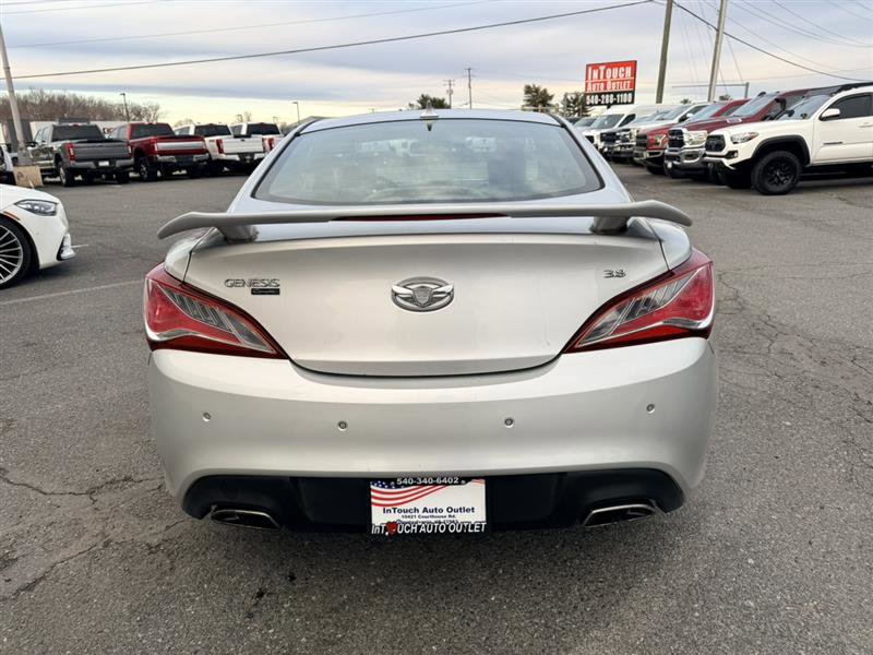 Used 2013 Hyundai Genesis 3.8 image 6
