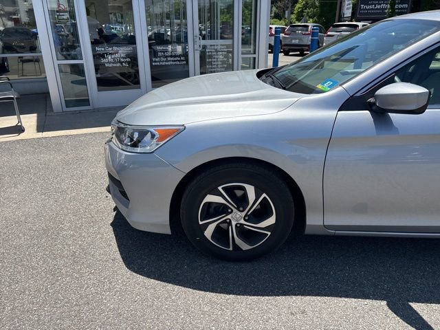 Used 2017 Honda Accord LX image 11