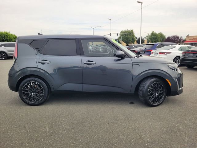 Used 2023 Kia Soul EX image 3