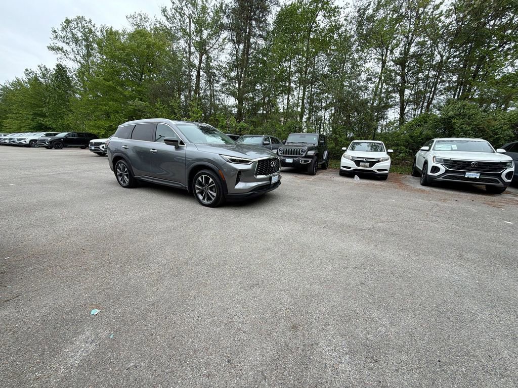 Used 2023 INFINITI QX60 Luxe w/ Cargo Package AWD/4WD image 2