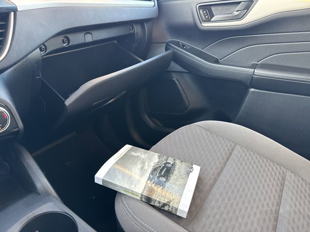 Used 2022 Ford Escape SE image 33