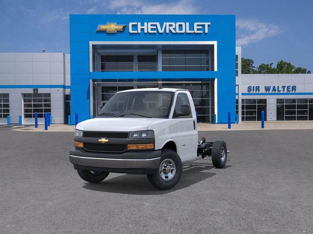 New 2025 Chevrolet Express 3500 Work Van w/ Power Convenience Package image 8