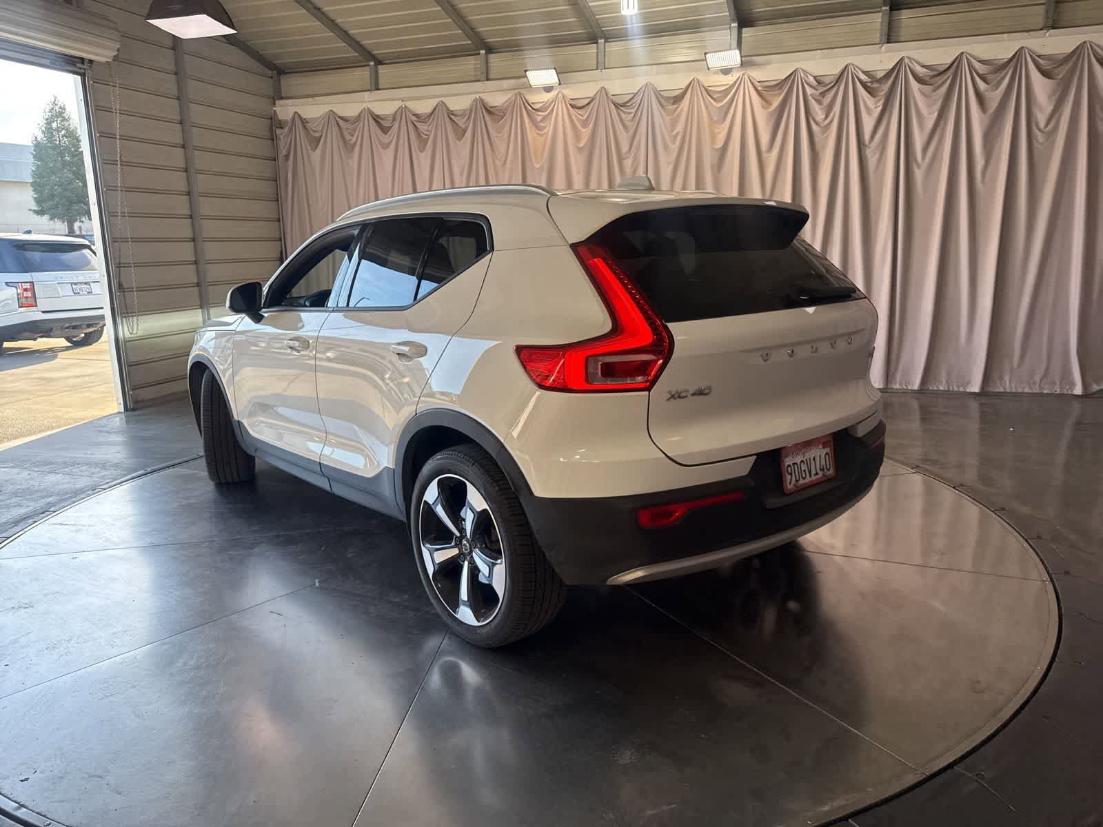 Used 2020 Volvo XC40 T5 Momentum AWD/4WD image 7