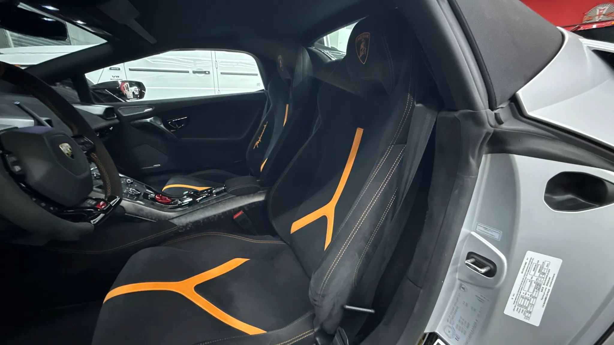 Used 2018 Lamborghini Huracan Performante AWD/4WD image 9