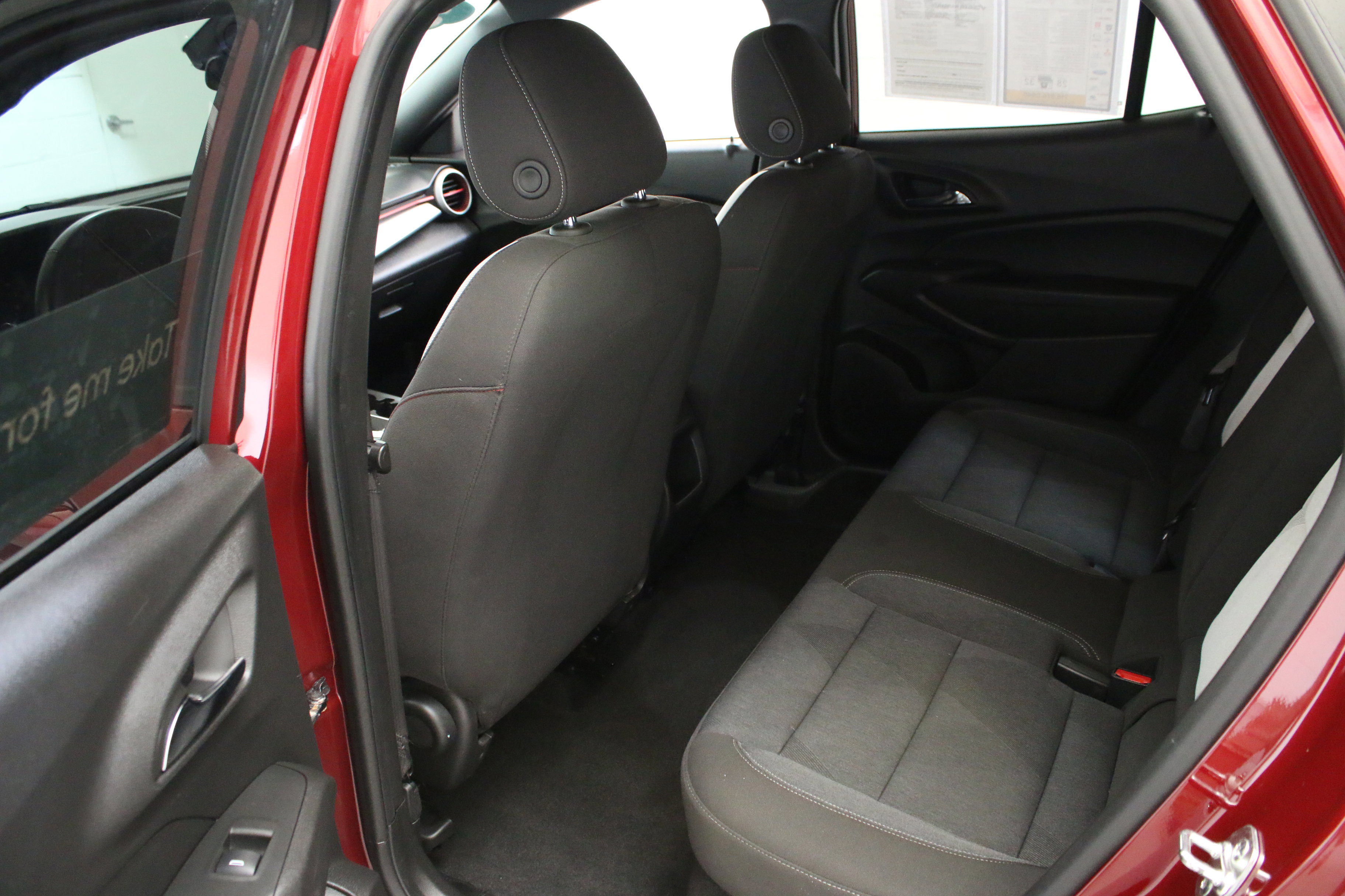 Certified 2024 Chevrolet Trax RS w/ Driver Confidence Package FWD image 27