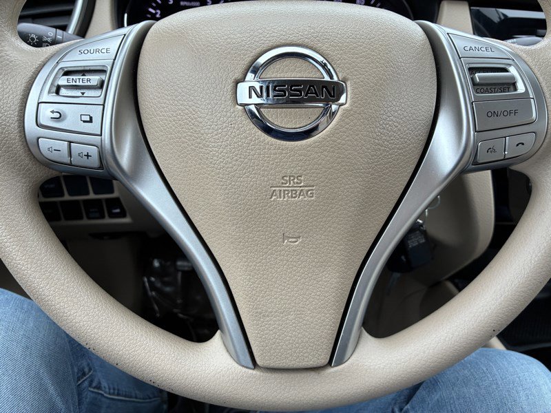 Used 2015 Nissan Rogue S image 9