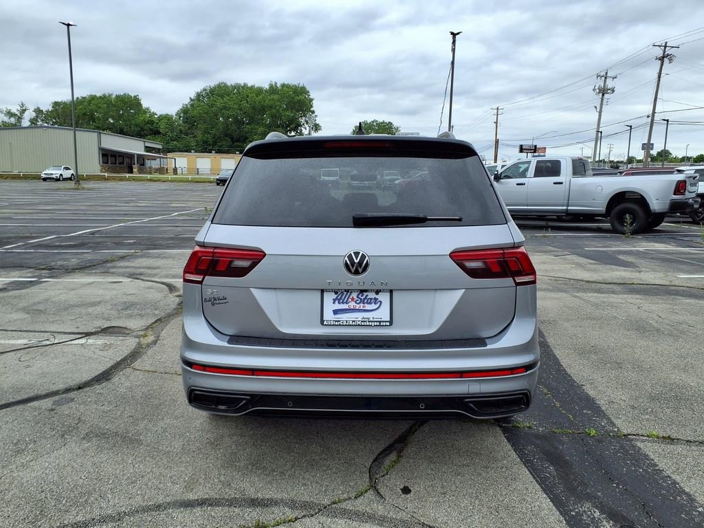 Used 2024 Volkswagen Tiguan SE R-Line FWD image 6