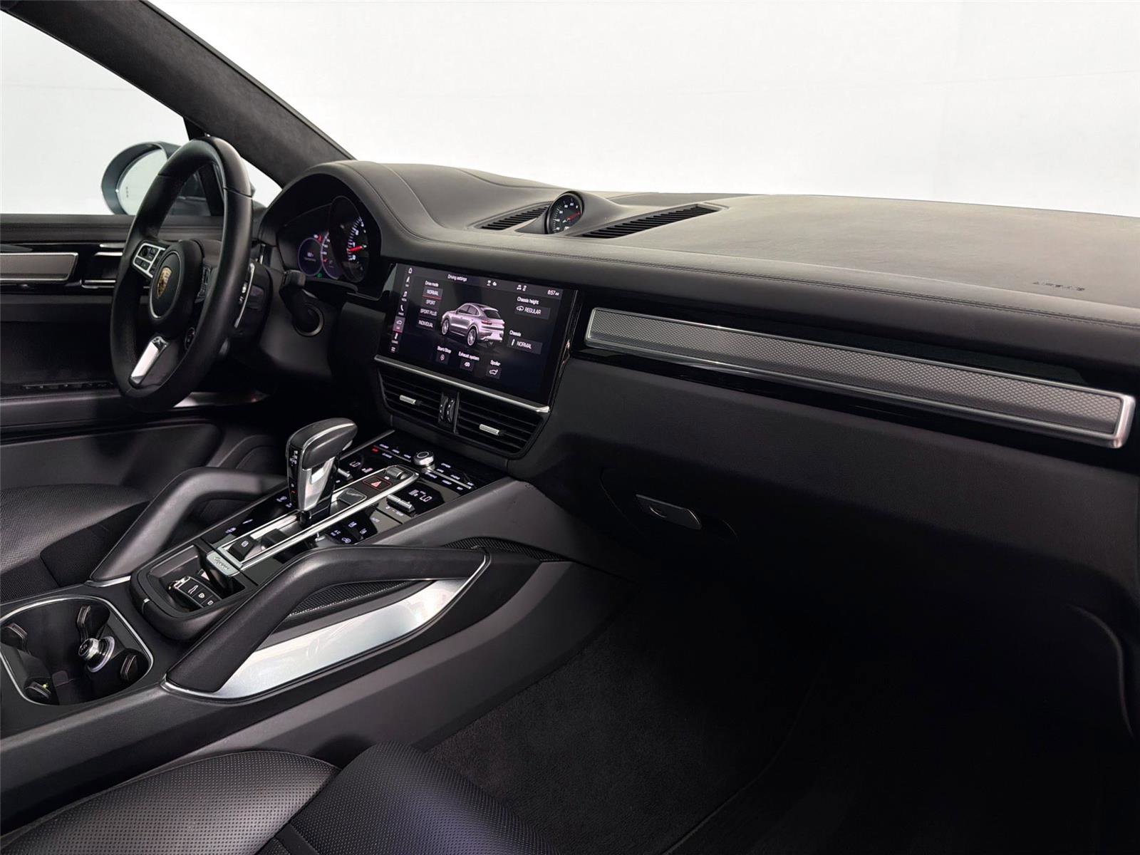 Certified 2021 Porsche Cayenne Turbo AWD/4WD image 29