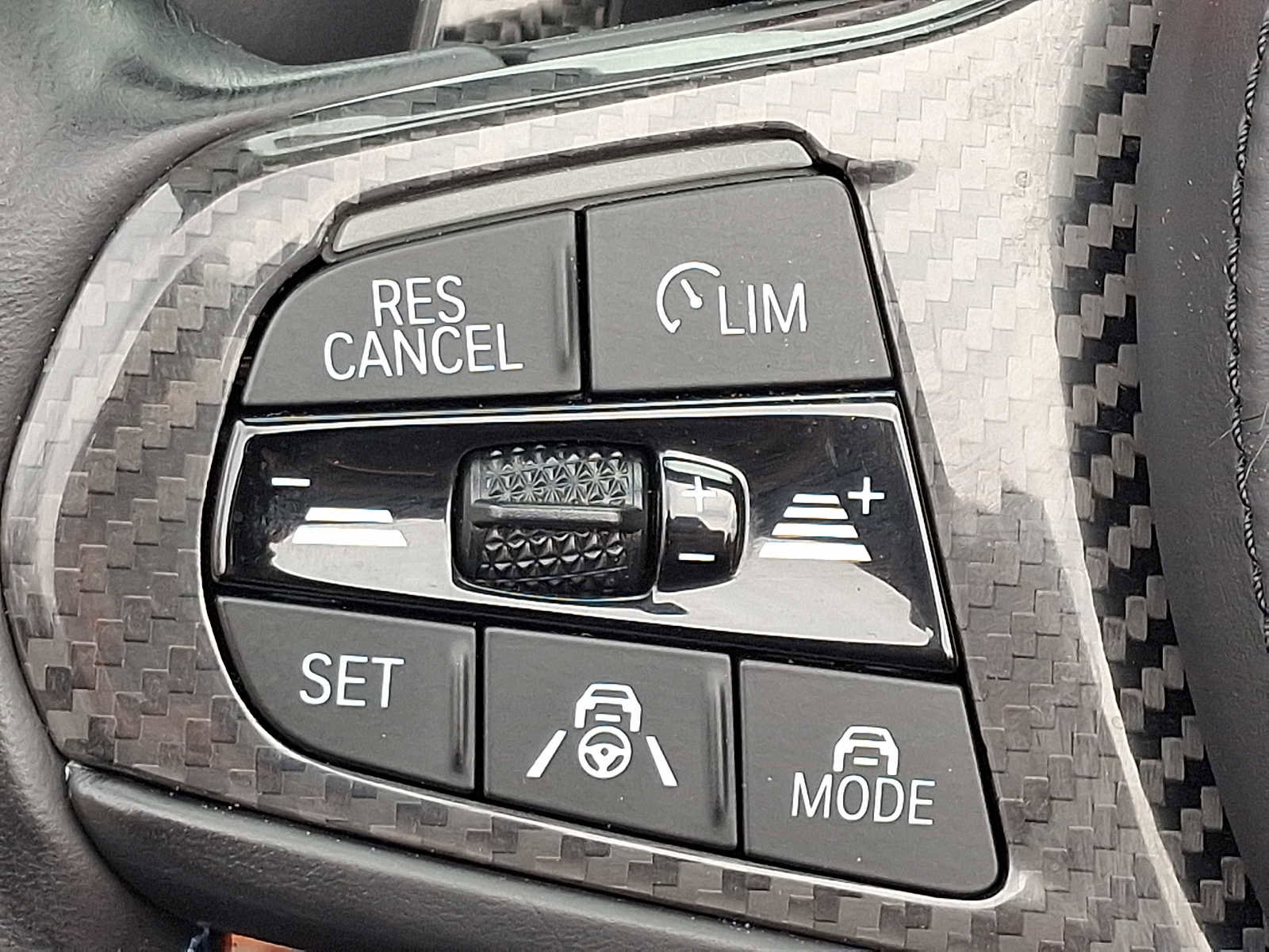 Used 2023 BMW M4 xDrive Competition w/ M Carbon Exterior Package image 21