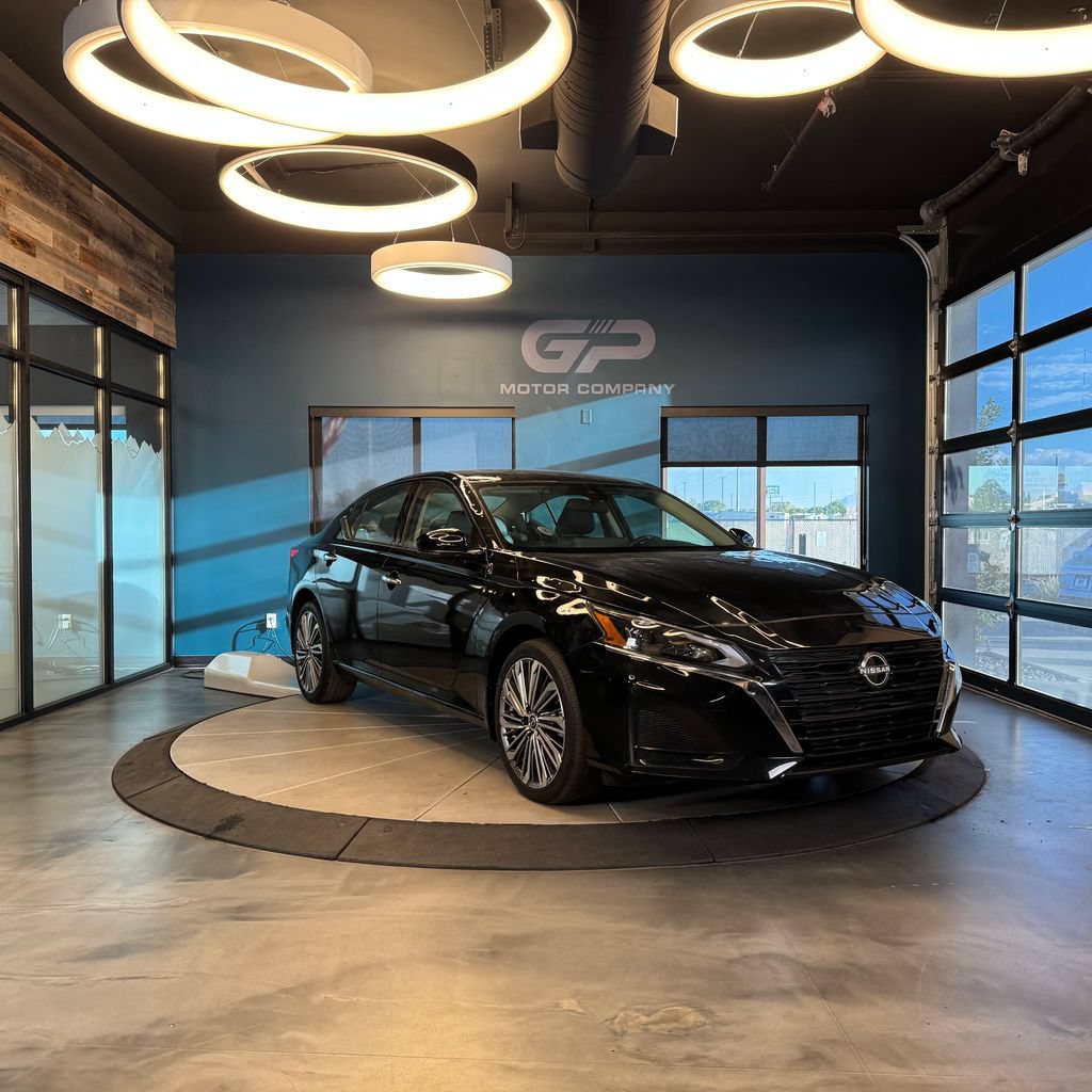 Used 2024 Nissan Altima 2.5 SL AWD/4WD image 1