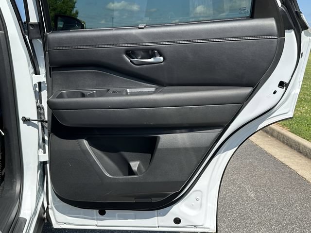 Certified 2025 Nissan Pathfinder Platinum AWD/4WD image 18