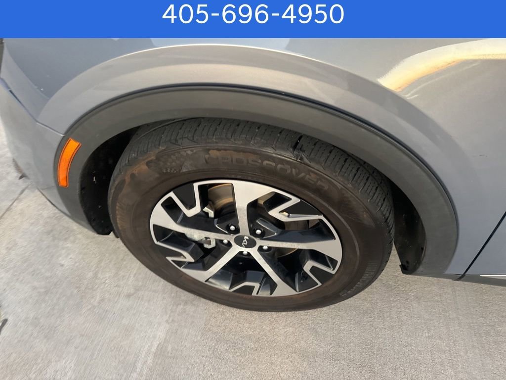 Used 2023 Kia Sportage EX image 8