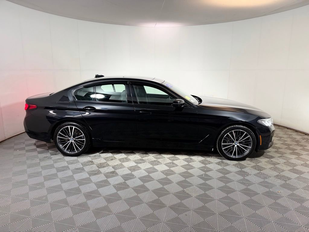 Used 2022 BMW 540i xDrive w/ Premium Package image 9