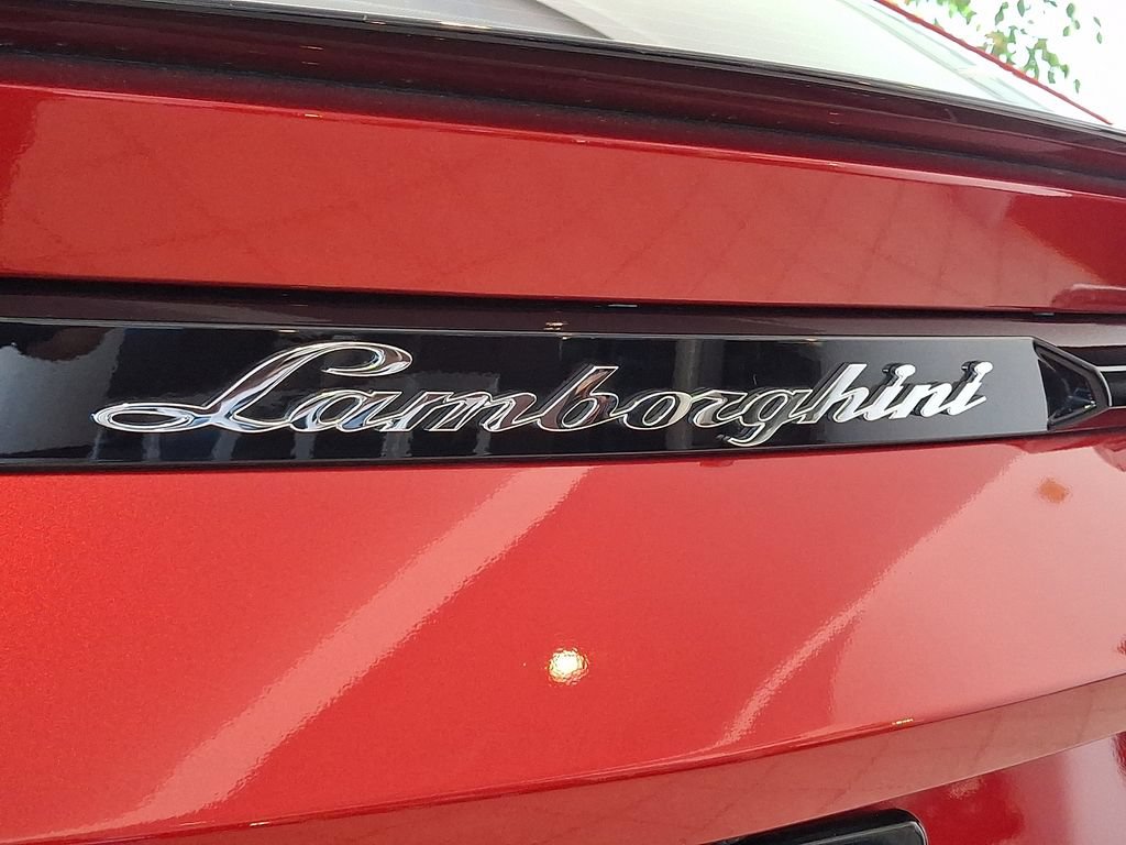 Used 2021 Lamborghini Urus AWD/4WD image 36