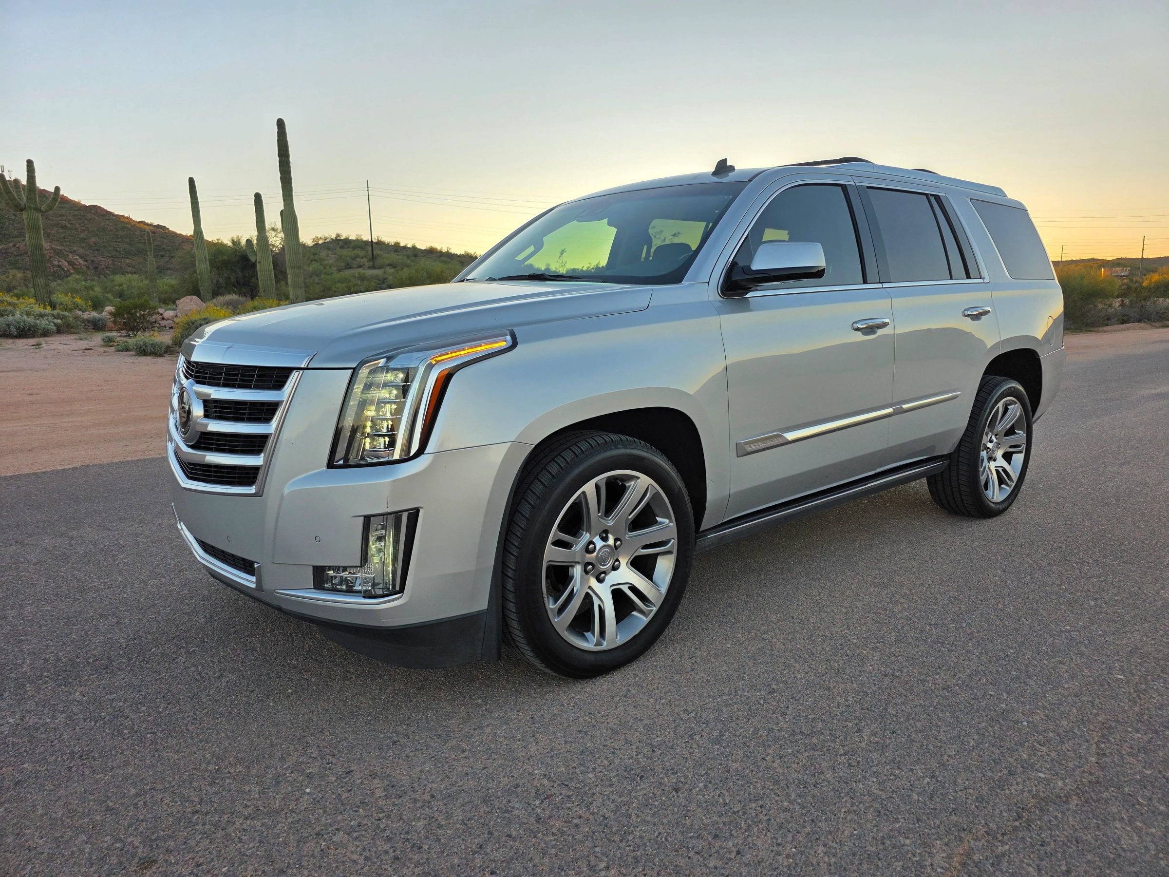 Used 2015 Cadillac Escalade Premium AWD/4WD image 1