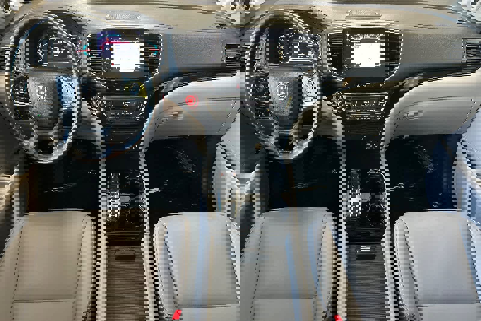 Used 2019 Honda Pilot Touring image 3