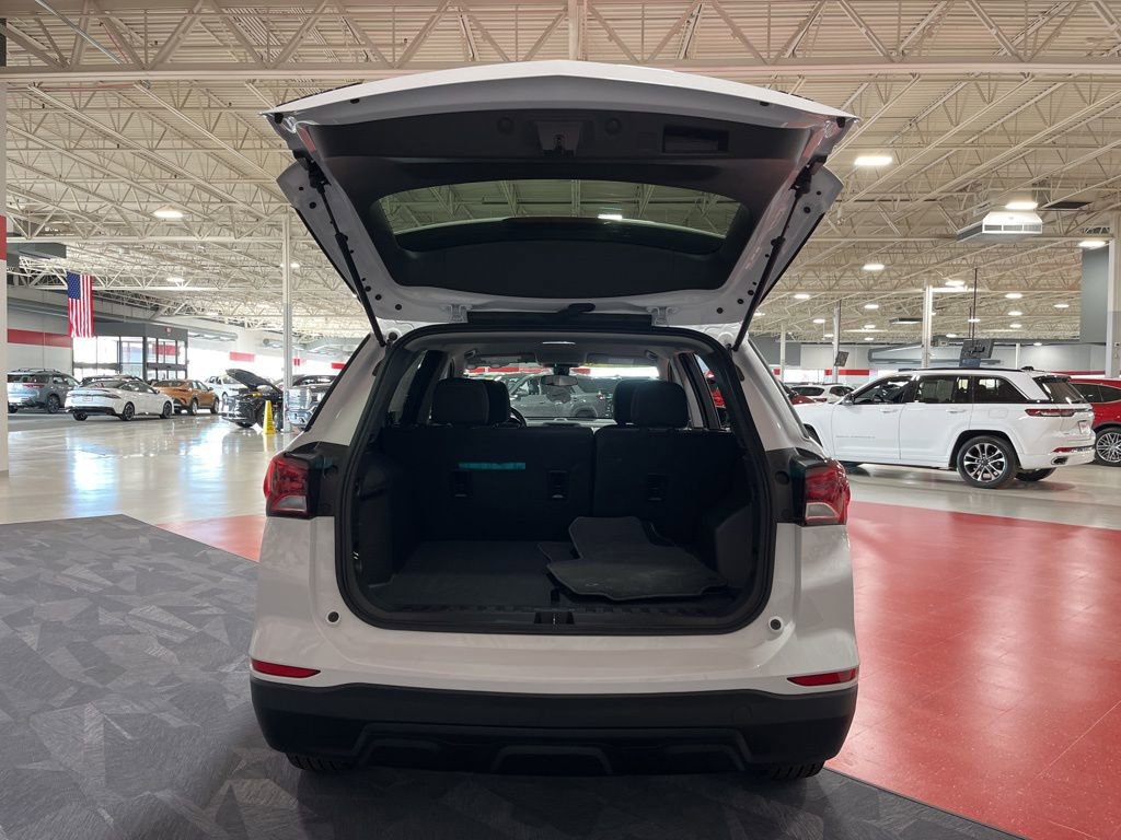 Used 2024 Chevrolet Equinox LS w/ Sport Edition image 12