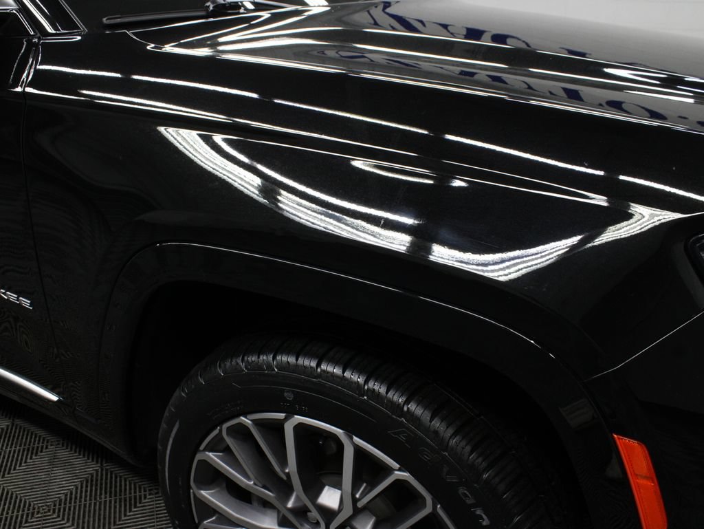 Used 2023 Jeep Grand Cherokee L Summit AWD/4WD image 45
