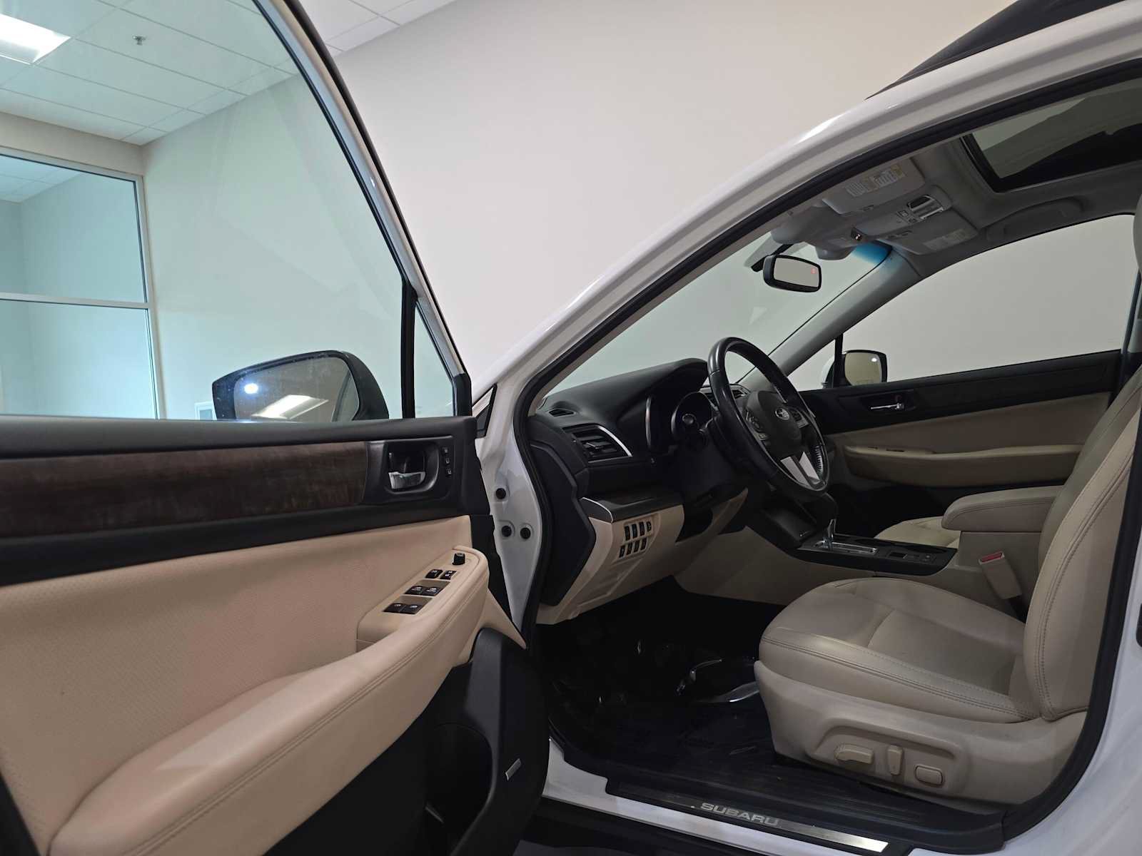 Used 2016 Subaru Outback 2.5i Limited AWD/4WD image 22