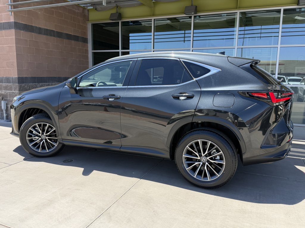 Used 2024 Lexus NX 250 FWD image 5
